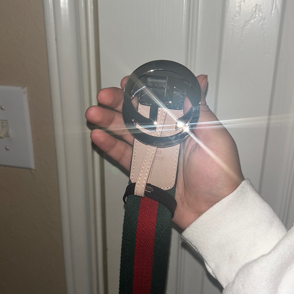 Gucci belt size 34 fits 28-32